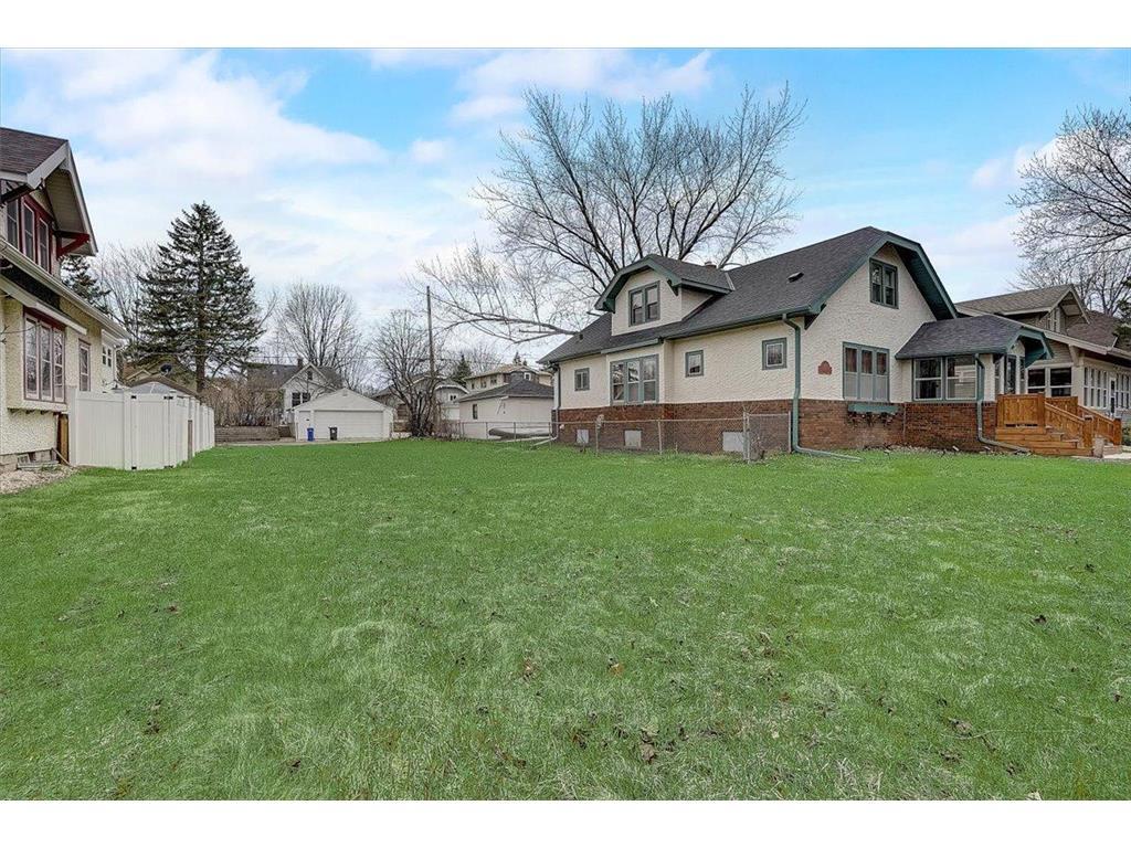 1106 Hawthorne Avenue E Saint Paul MN 55106 6359454 image1