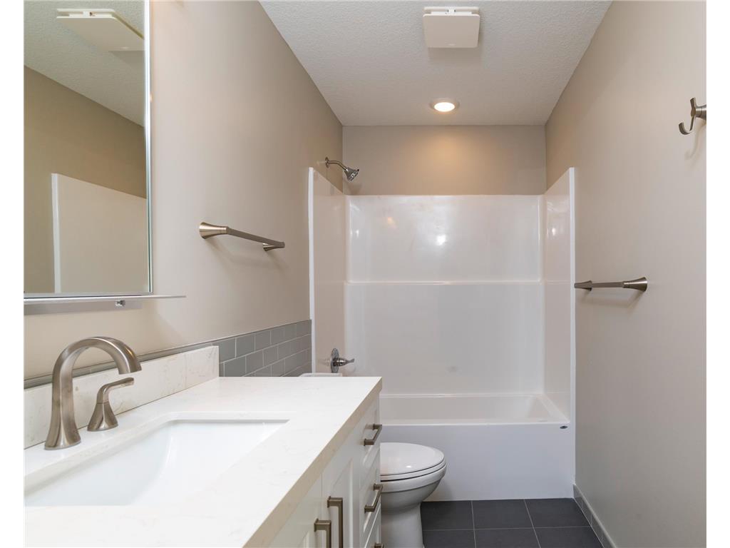 1106 Hawthorne Avenue E Saint Paul MN 55106 6822266 image12