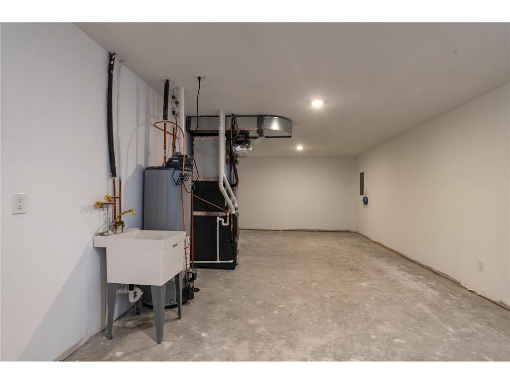 1106 Hawthorne Avenue E Saint Paul MN 55106 6822266 image28