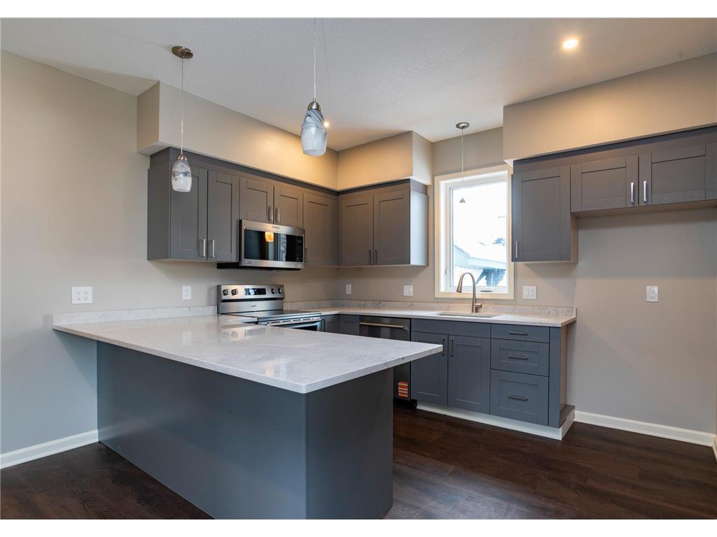 1106 Hawthorne Avenue E Saint Paul MN 55106 6822266 image3