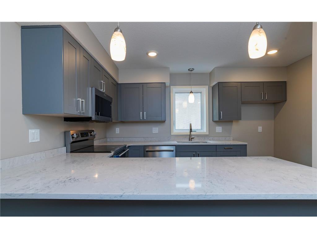 1106 Hawthorne Avenue E Saint Paul MN 55106 6822266 image5