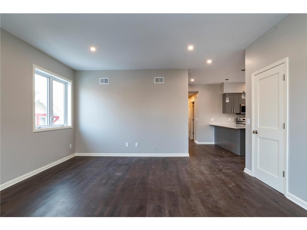 1106 Hawthorne Avenue E Saint Paul MN 55106 6822266 image6