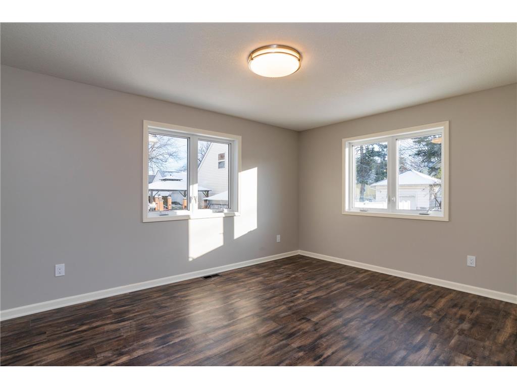 1106 Hawthorne Avenue E Saint Paul MN 55106 7046949 image12