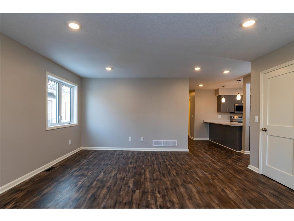 1106 Hawthorne Avenue E Saint Paul MN 55106 7046949 image17