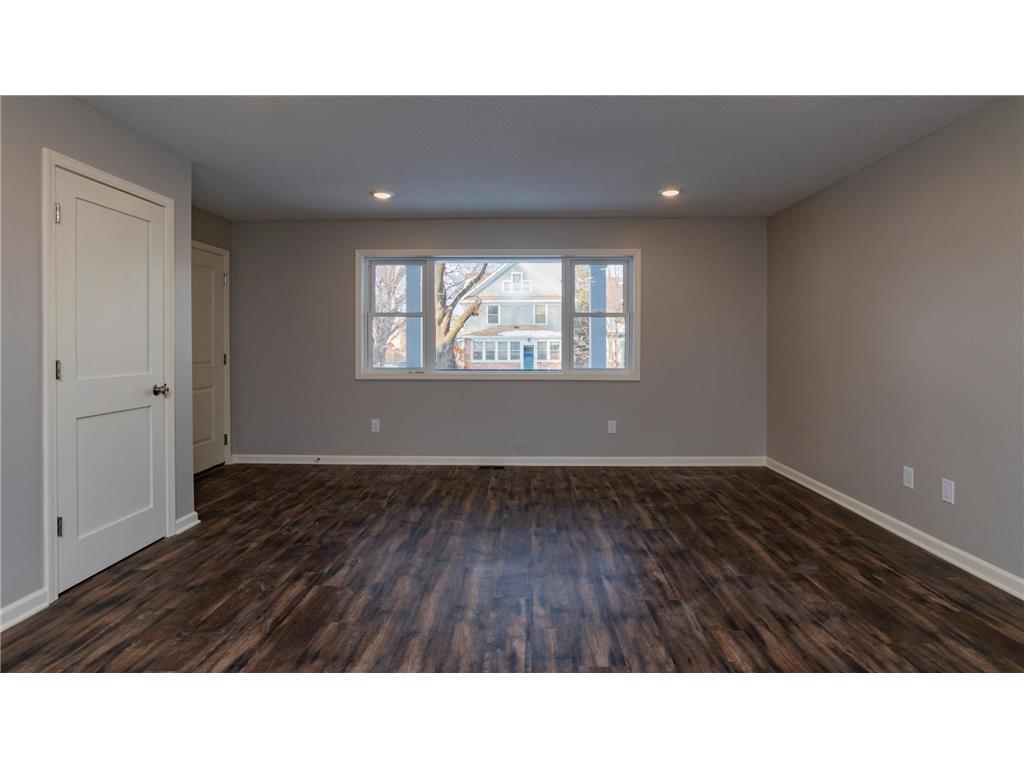 1106 Hawthorne Avenue E Saint Paul MN 55106 7046949 image6