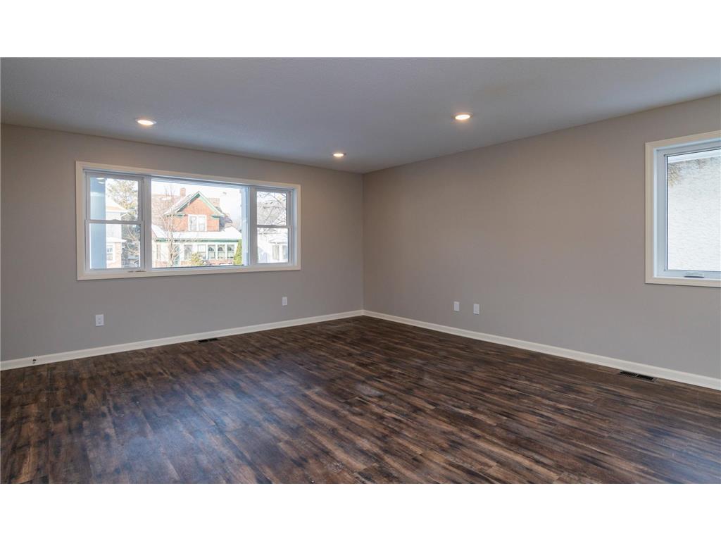 1106 Hawthorne Avenue E Saint Paul MN 55106 7046949 image7