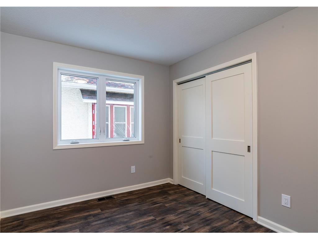 1106 Hawthorne Avenue E Saint Paul MN 55106 7046949 image9