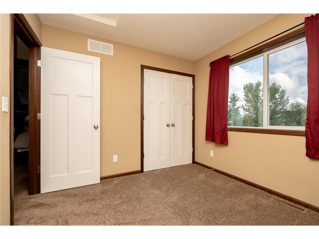 1106 Mulberry Avenue NE Montgomery MN 56069 6774991 image18