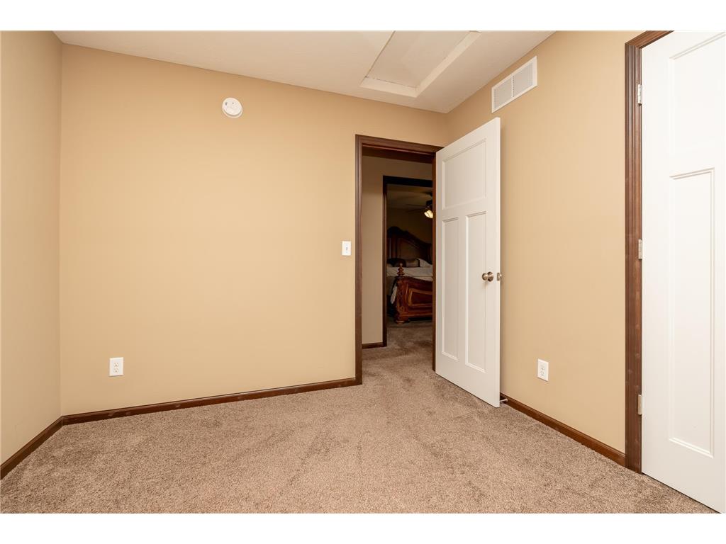 1106 Mulberry Avenue NE Montgomery MN 56069 6774991 image19