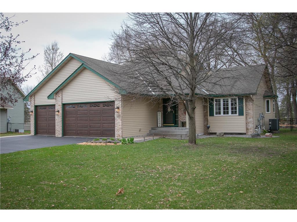 1107 Isanti Parkway NW Isanti MN 55040 6512758 image1