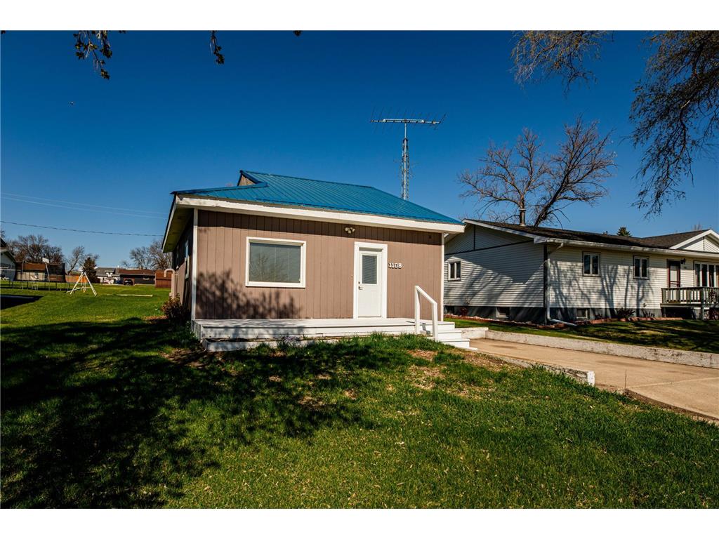 1108 Forest Street Lisbon ND 58054 7074195 image1
