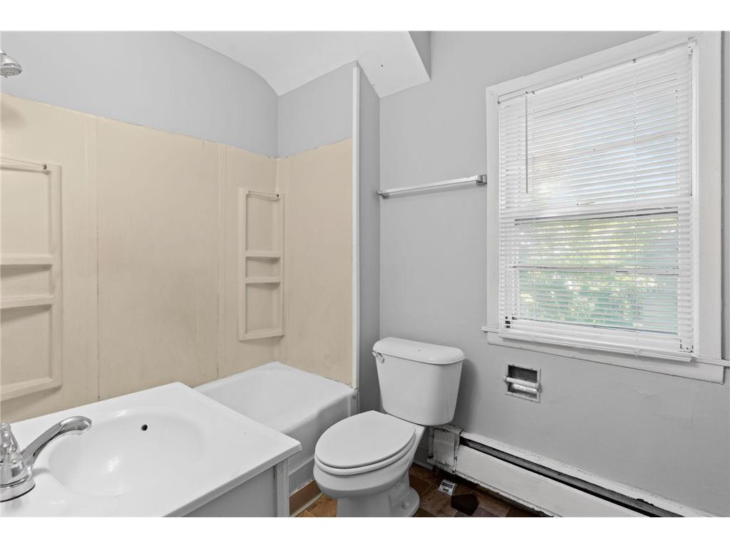 1109 23rd Avenue N Minneapolis MN 55411 7094248 image22