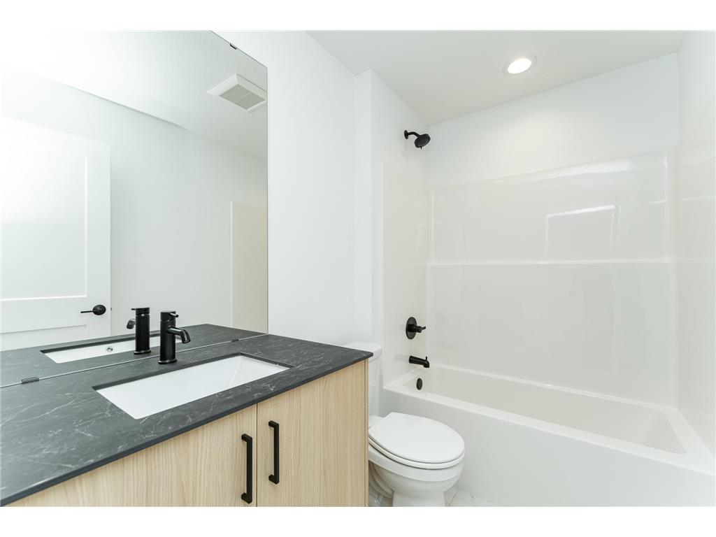 1109 Century Village Lane NE Rochester MN 55906 6690361 image16