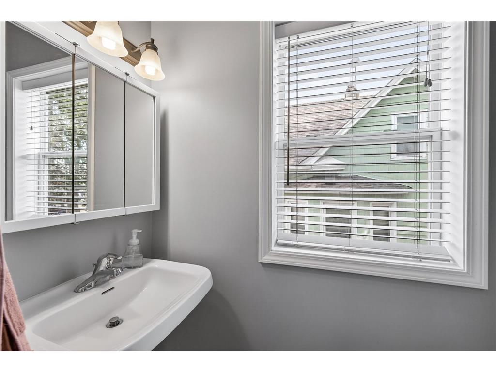 1109 Lawson Avenue E Saint Paul MN 55106 7045159 image17