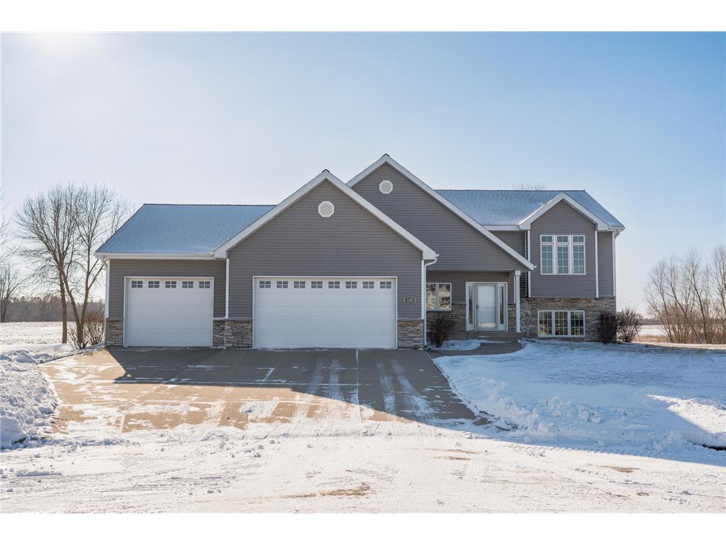 1109 NW 9th Circle NW, Waseca, MN, 56093 MLS 6478464 Edina Realty