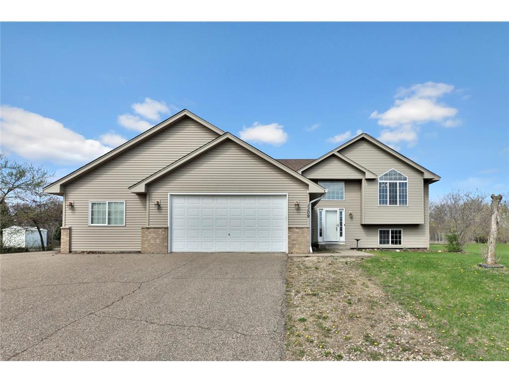 1109 Rum River Drive SW Isanti MN 55040 7062861 image1
