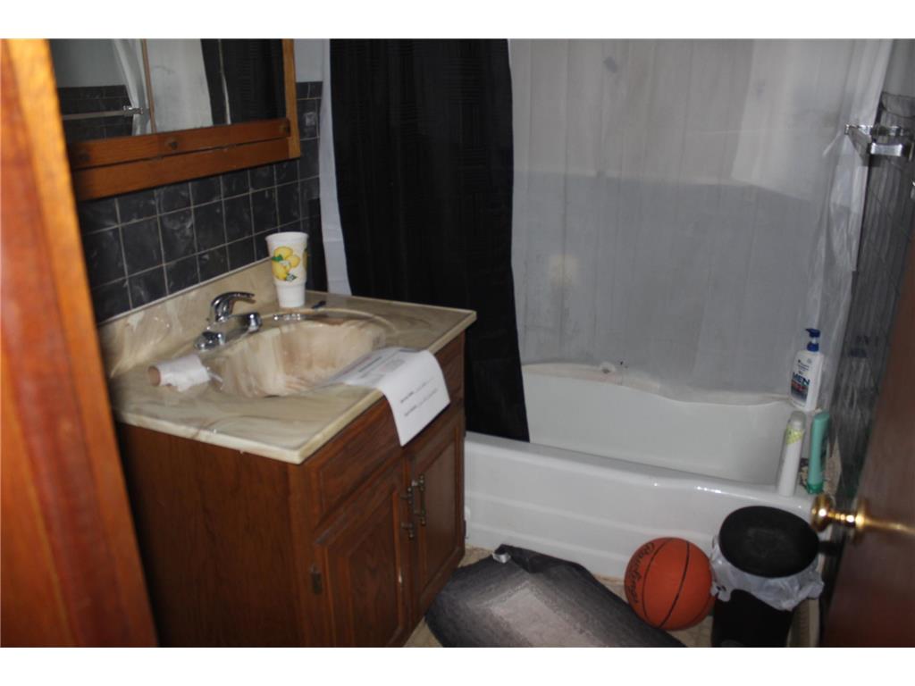 1109 S Moore Street Blue Earth MN 56013 7051657 image18