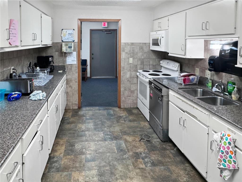 111 & 107 Dorothy Street Fairmont MN 56031 7002044 image12