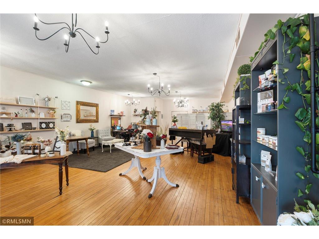 111 & 113 Cascade Street N Osceola WI 54020 6695950 image18