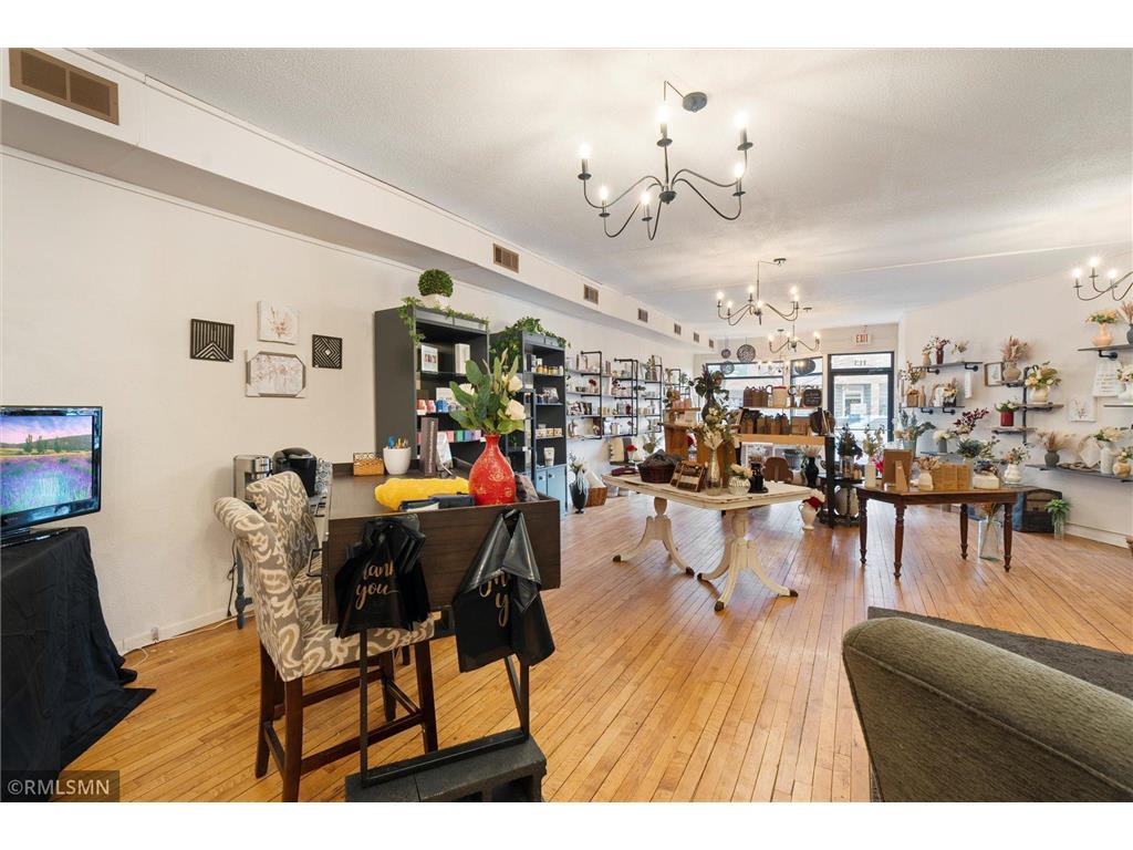 111 & 113 Cascade Street N Osceola WI 54020 6695950 image21