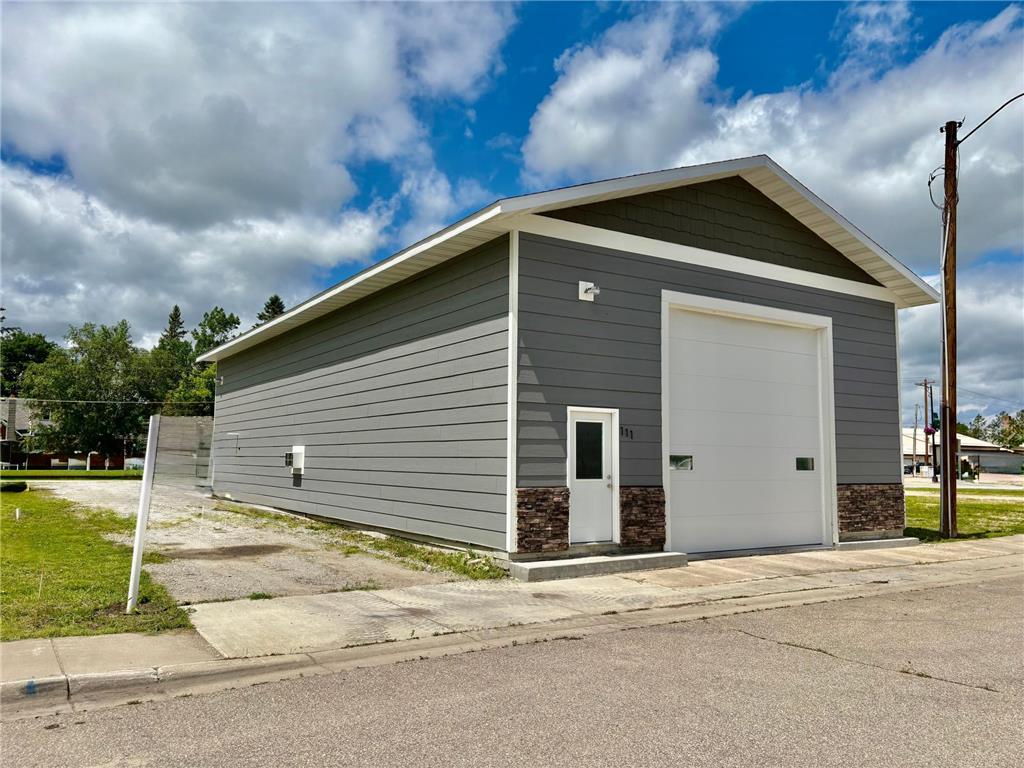 111 3rd Avenue SE Baudette MN 56623 7103449 image1