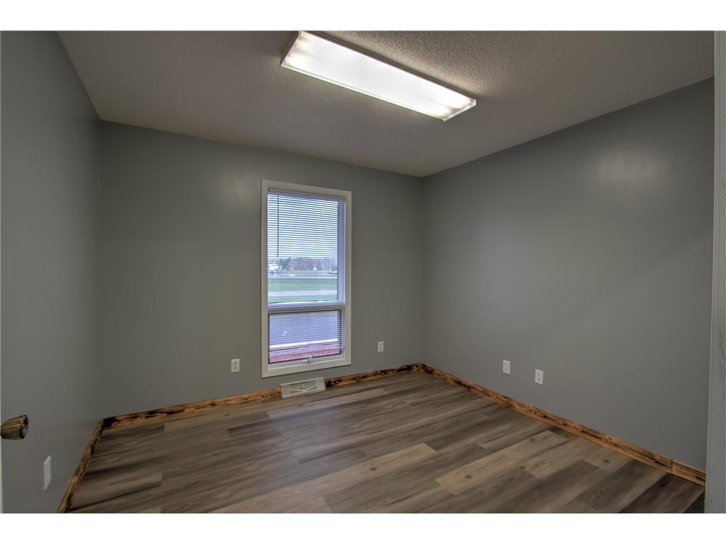 111 4th Avenue S Pease MN 55371 7060980 image4