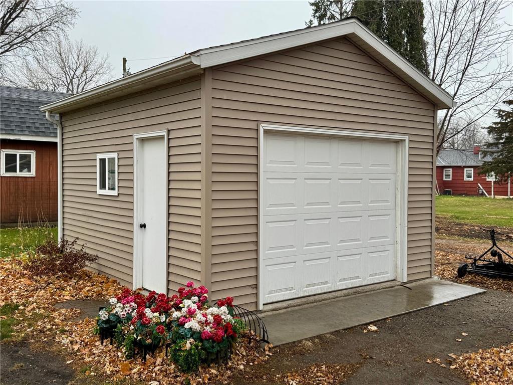 111 Cherry Avenue Bird Island MN 55310 6821899 image6