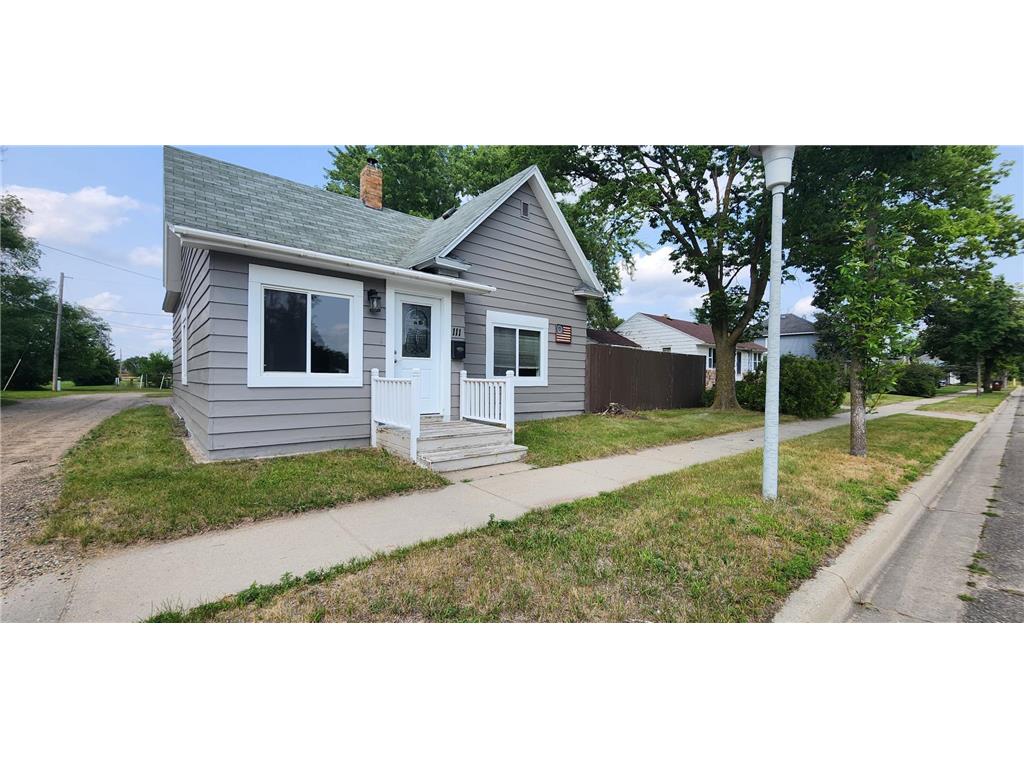 111 Dakota Avenue SE Staples MN 56479 6574601 image1