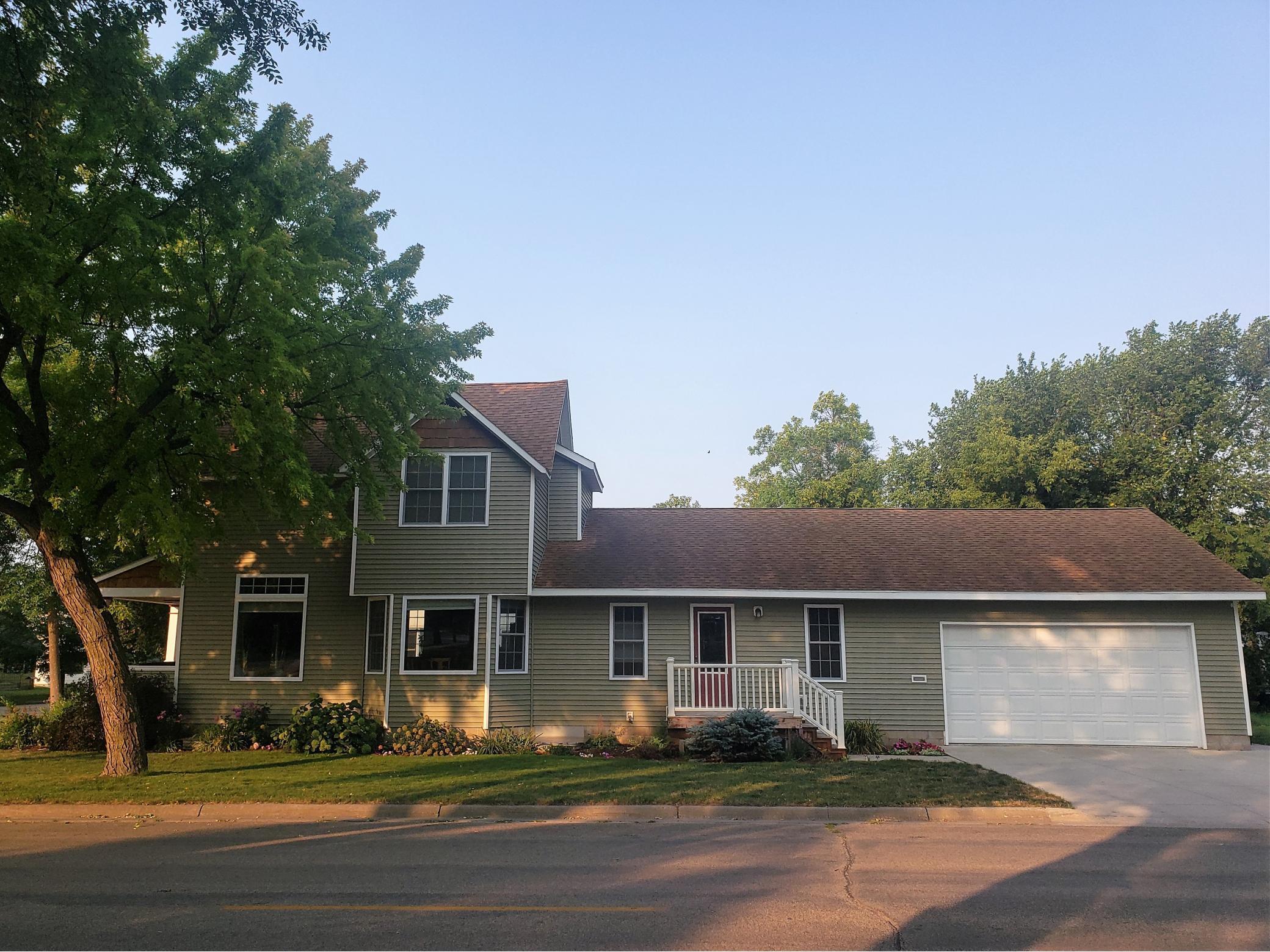111 E 3rd Street Morris MN 56267 6086450 image1