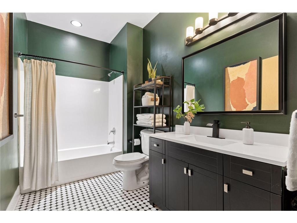 111 E Franklin Avenue #205 Minneapolis MN 55404 7021277 image24