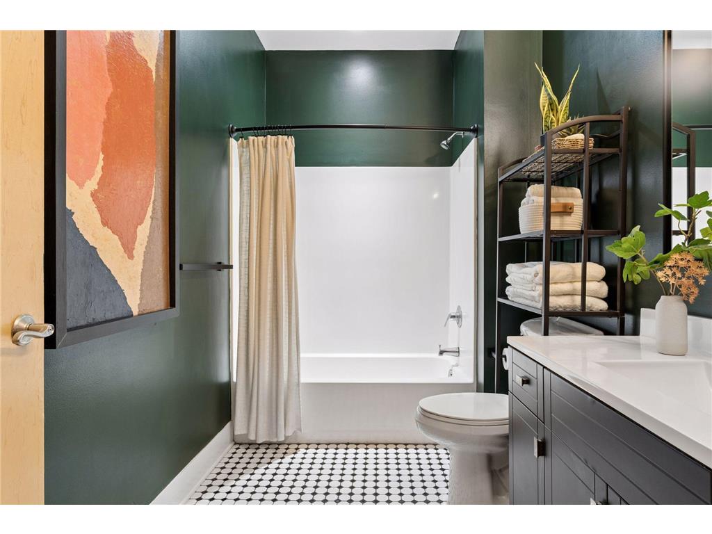 111 E Franklin Avenue #205 Minneapolis MN 55404 7021277 image25