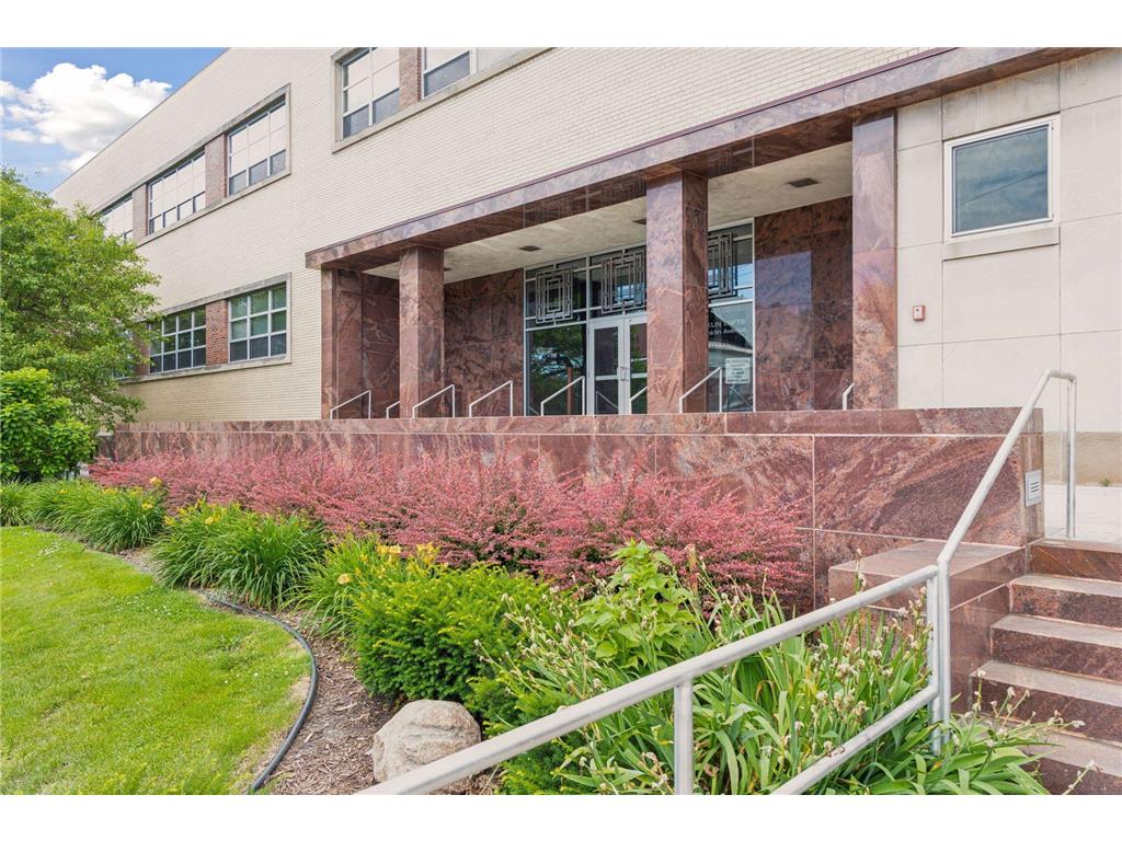 111 E Franklin Avenue #320 Minneapolis MN 55404 7030275 image32