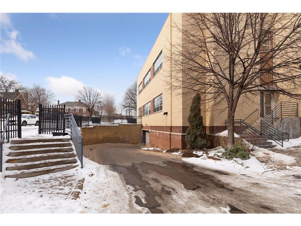 111 E Franklin Avenue #320 Minneapolis MN 55404 7030275 image38