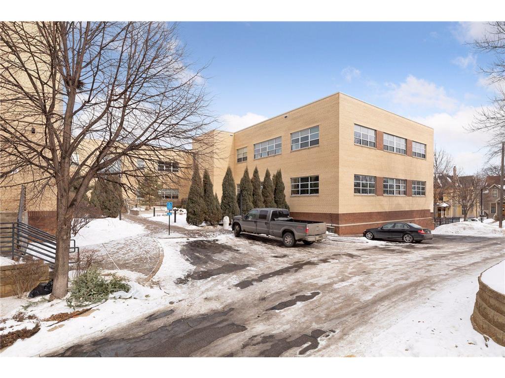 111 E Franklin Avenue #320 Minneapolis MN 55404 7030275 image39