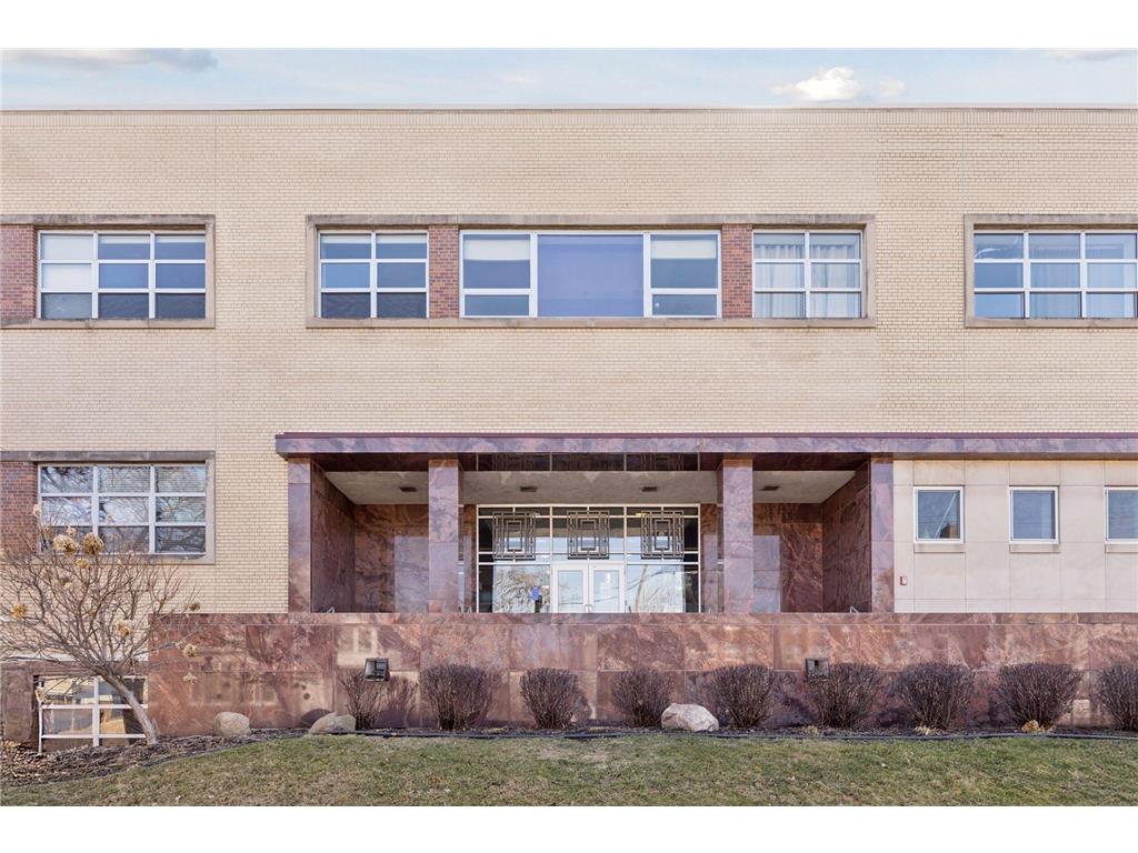111 E Franklin Avenue #320 Minneapolis MN 55404 7030275 image4