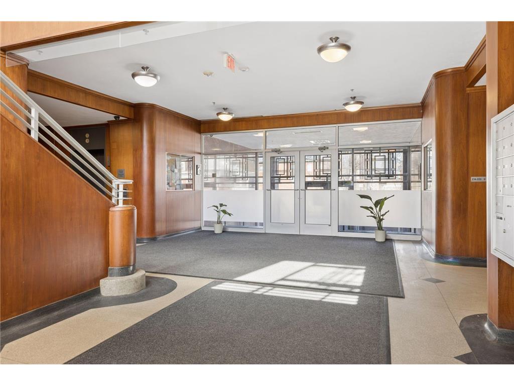 111 E Franklin Avenue #320 Minneapolis MN 55404 7030275 image7