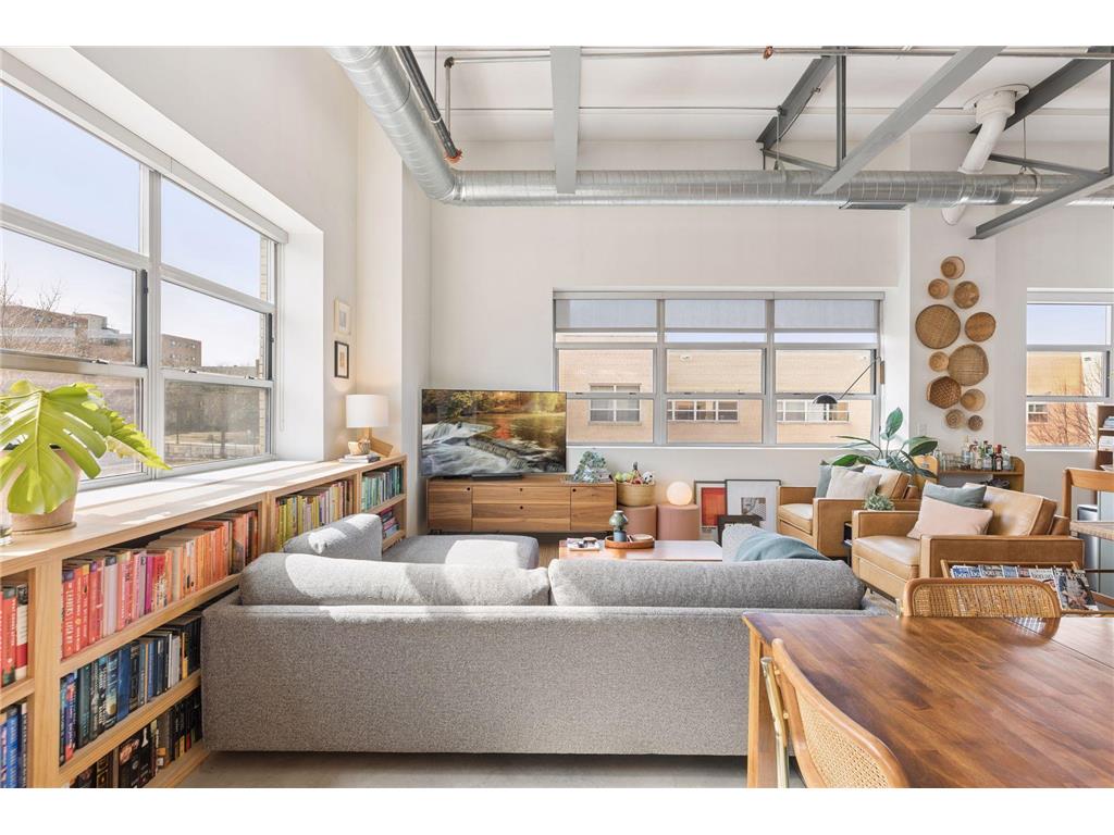 111 E Franklin Avenue #320 Minneapolis MN 55404 7030275 image9