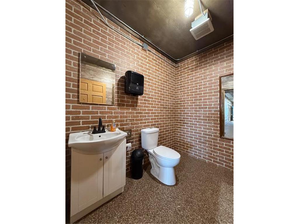 111 Grove Street E Caledonia MN 55921 7079298 image33