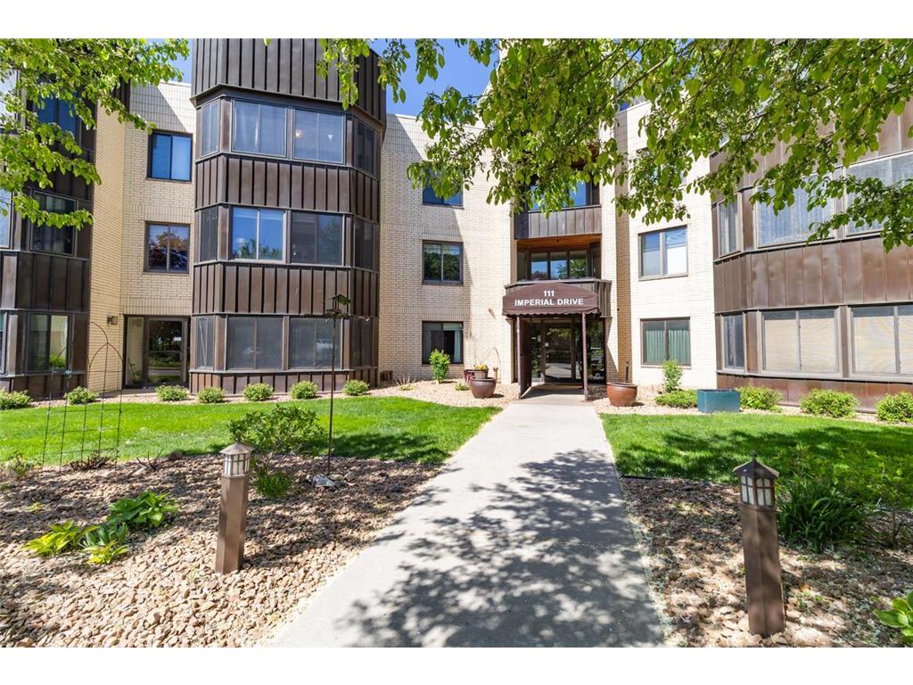 111 Imperial Drive W #101 West Saint Paul MN 55118 7074569 image1