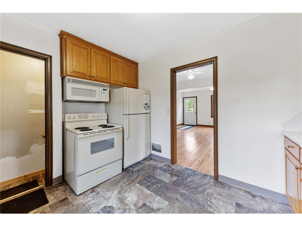 111 Joy Avenue SW Madelia MN 56062 7068184 image12
