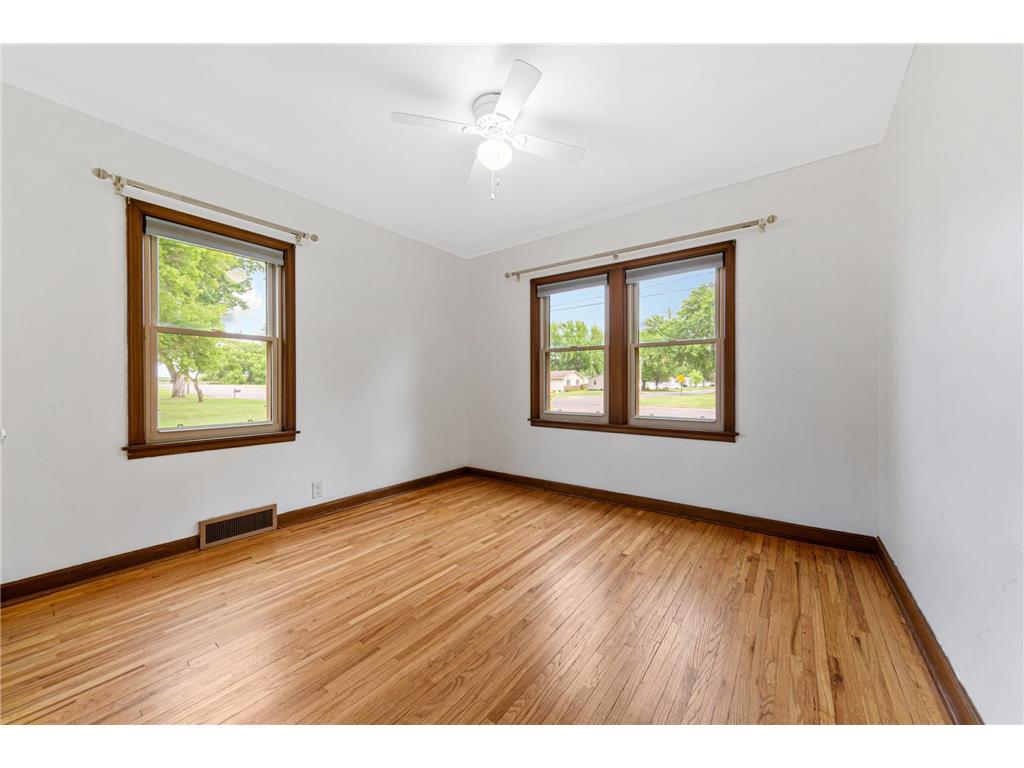 111 Joy Avenue SW Madelia MN 56062 7068184 image13