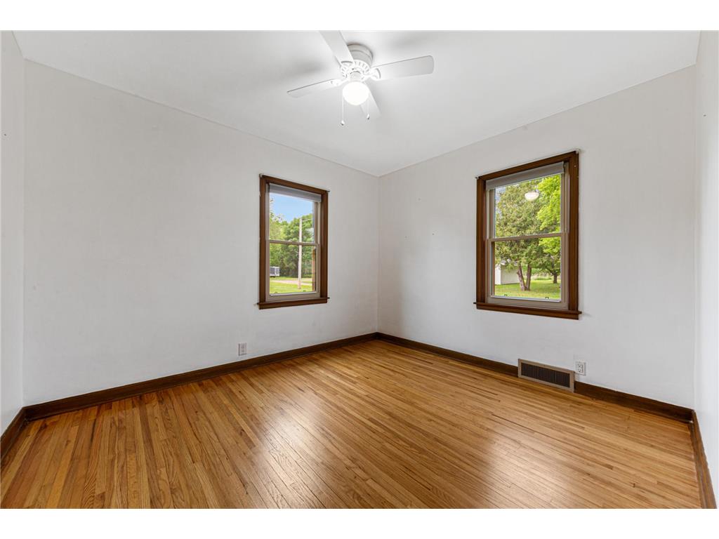 111 Joy Avenue SW Madelia MN 56062 7068184 image16
