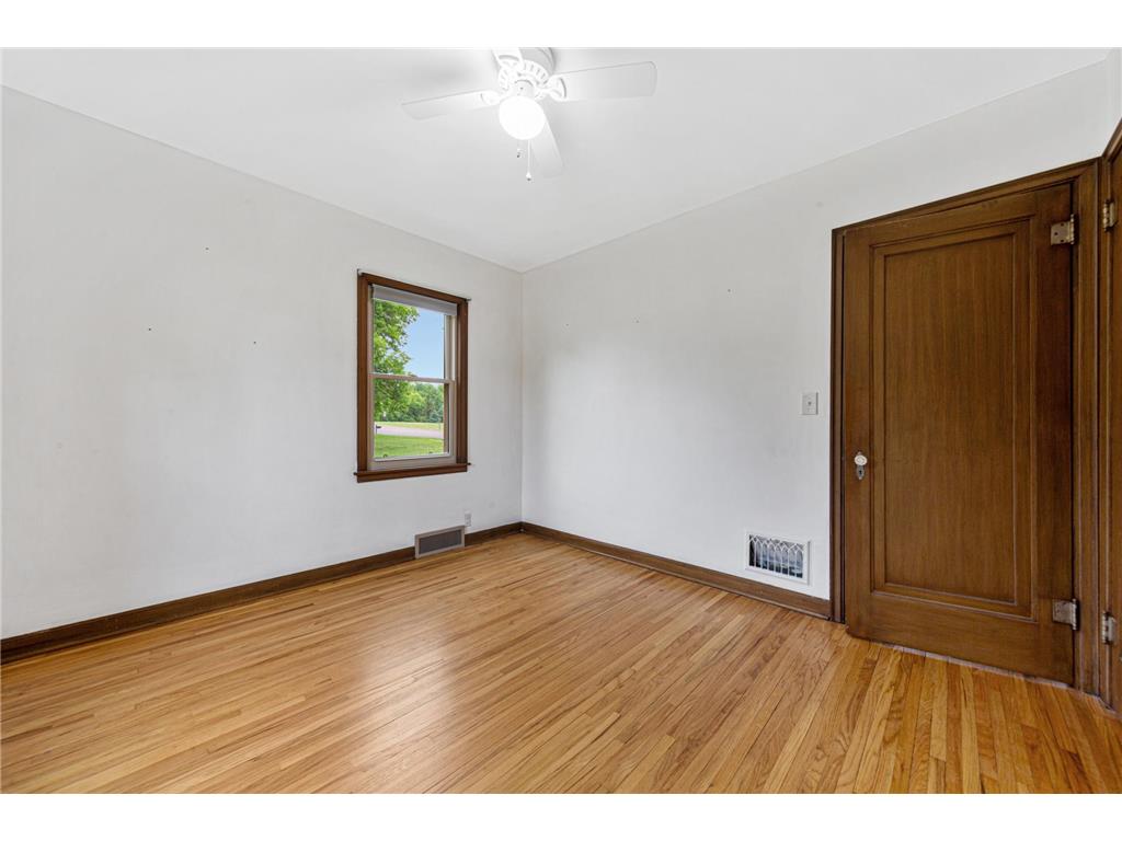 111 Joy Avenue SW Madelia MN 56062 7068184 image17