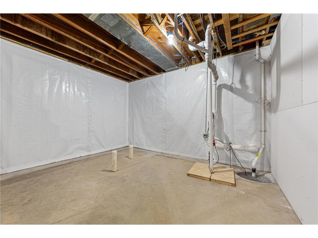 111 Joy Avenue SW Madelia MN 56062 7068184 image19
