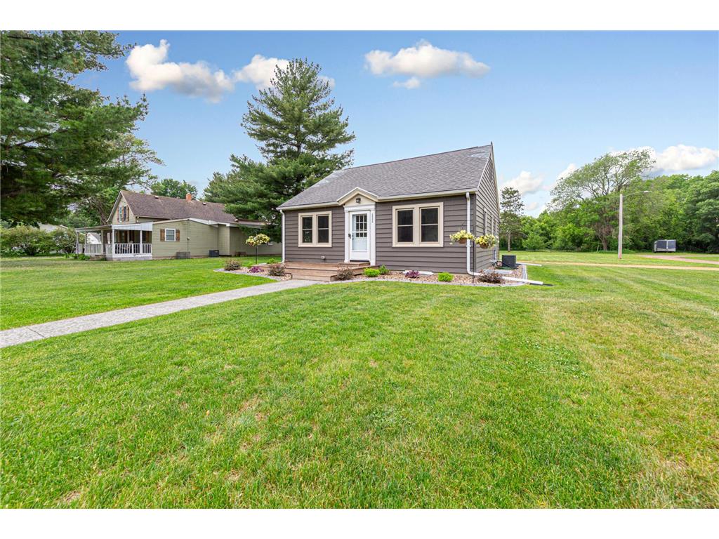 111 Joy Avenue SW Madelia MN 56062 7068184 image25