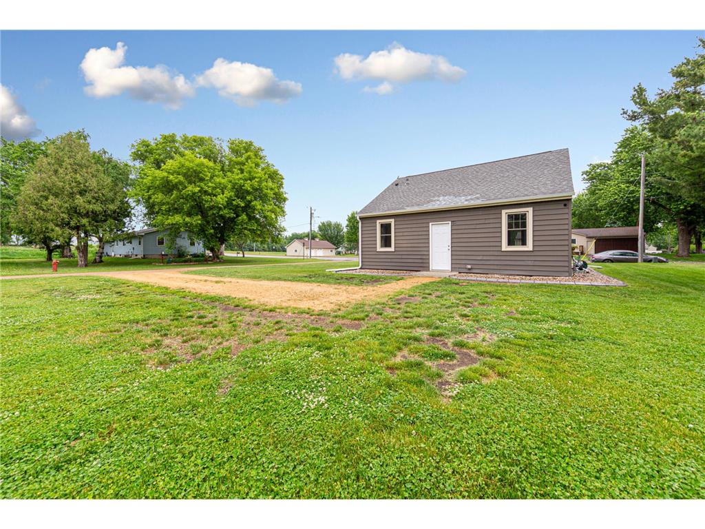 111 Joy Avenue SW Madelia MN 56062 7068184 image29