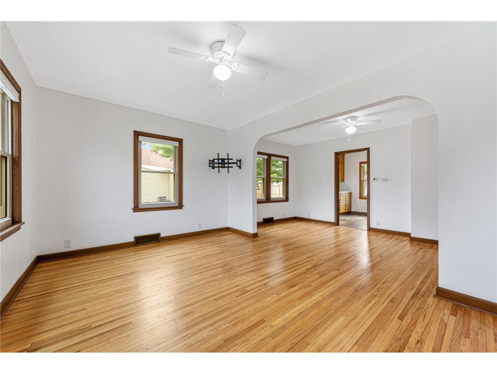111 Joy Avenue SW Madelia MN 56062 7068184 image4