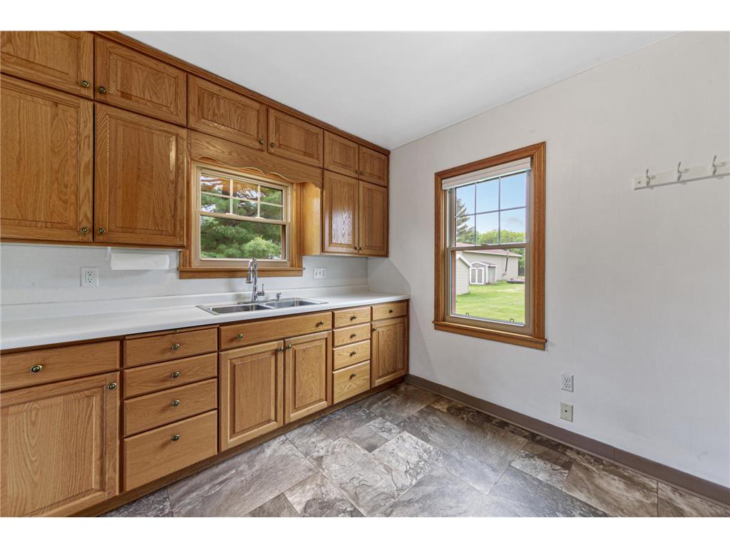 111 Joy Avenue SW Madelia MN 56062 7068184 image8