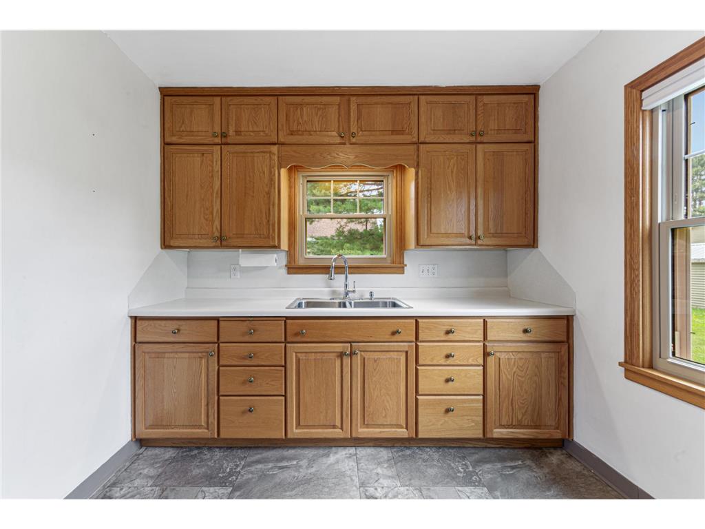 111 Joy Avenue SW Madelia MN 56062 7068184 image9