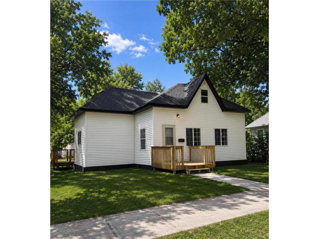 111 Markley Avenue S Thief River Falls MN 56701 7105538 image1